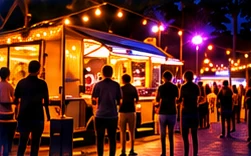 Barracas e food trucks em evento